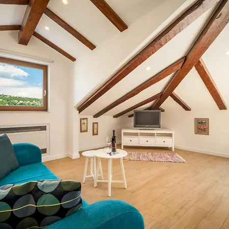 Lara By Interhome アパート ヴォロスコ